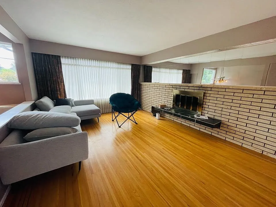 5 bed, 2368 sqft, $3,700 — Photo 4