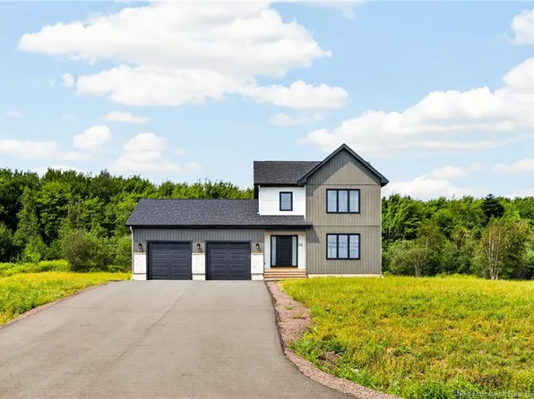 35 Joviale Dr, Moncton, NB E1H 0G7