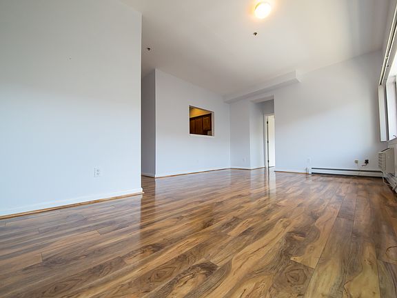 3rd image of 114 Atlantic Ave