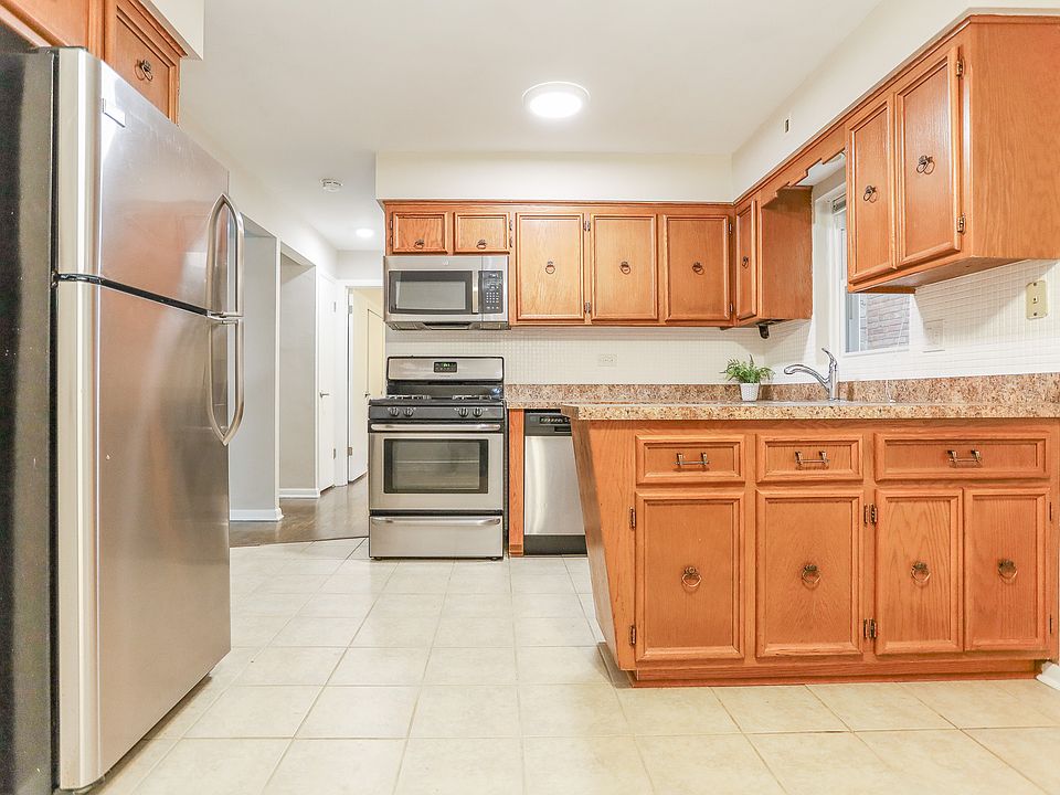 1st image of 8614 W Berwyn Ave #1N
