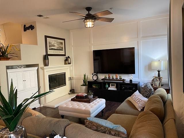 1st image of 9241 Calmante Ln