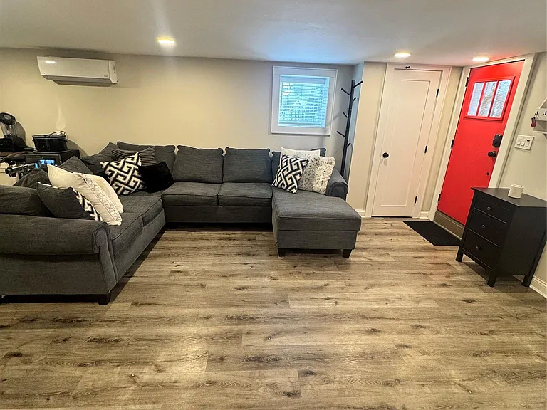 570 Monroe Blvd #1 — Photo 8
