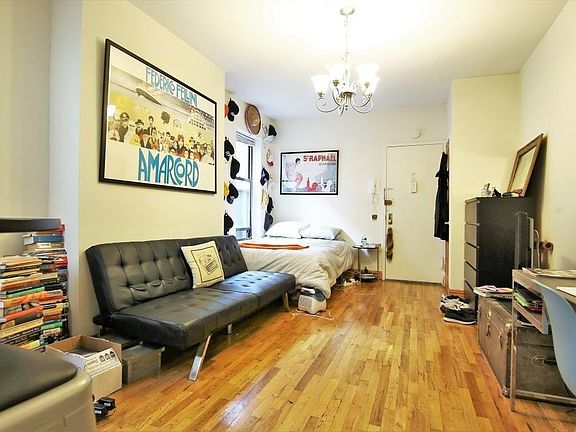 3rd image of 303 W 92nd St #C3
