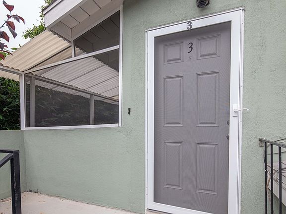 5th image of 329 Orizaba Ave Unit 3