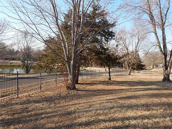 4th image of 3224 Lakeshore Dr