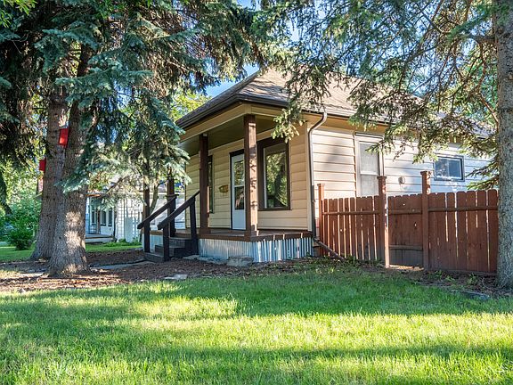 3rd image of 494 1st Ave