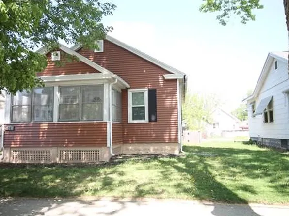 14 Eldert St, Springfield, MA 01109