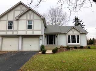 1320 Shoop Dr, Geneva, IL 60134