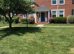 4439 36th St S APT B1, Arlington, VA 22206