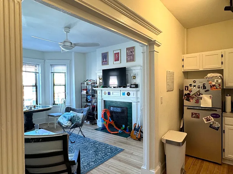 235 Harvard Ave #6 — Photo 5
