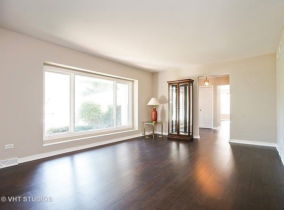3rd image of 1406 N Chestnut Ave
