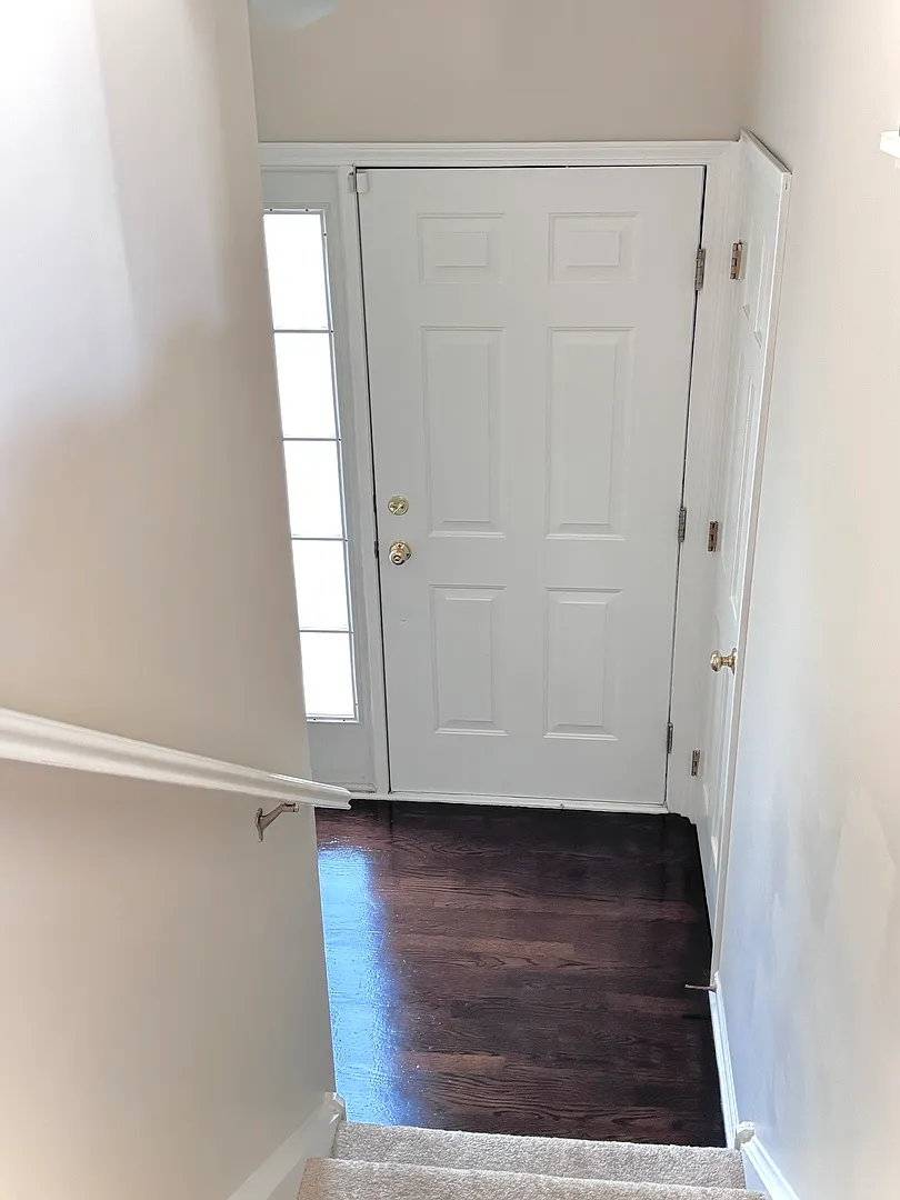 3 bed, 2.5 bath, 1500 sqft, $2,400 — Photo 3