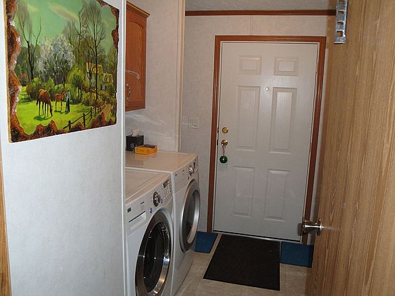 mud room / laundry