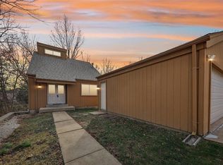 1683 Country Hill Ln, Ballwin, MO 63021