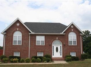 1161 Falcon Dr, Ashland City, TN 37015