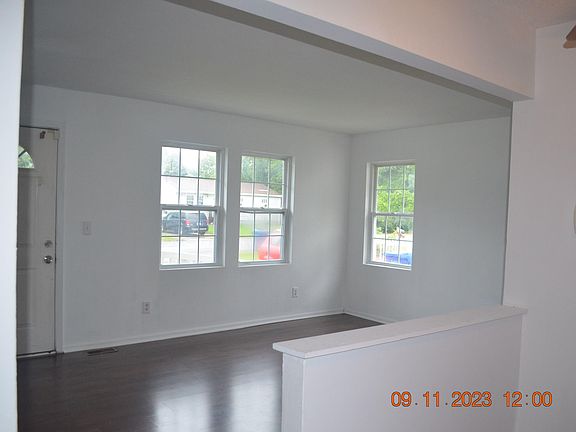 2nd image of 2472 Lawrence Dr