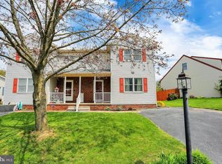 10 Pinewood Cir, Hanover, PA 17331