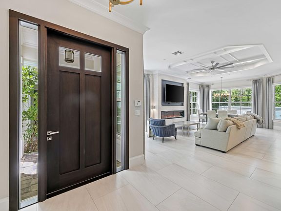 3rd image of 957 Sweetwater Lane