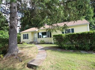 9 Rennie St, Lunenburg, MA 01462