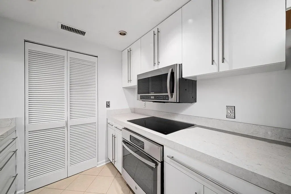 2 bed, 2.0 bath, 1230 sqft, $2,400 — Photo 4