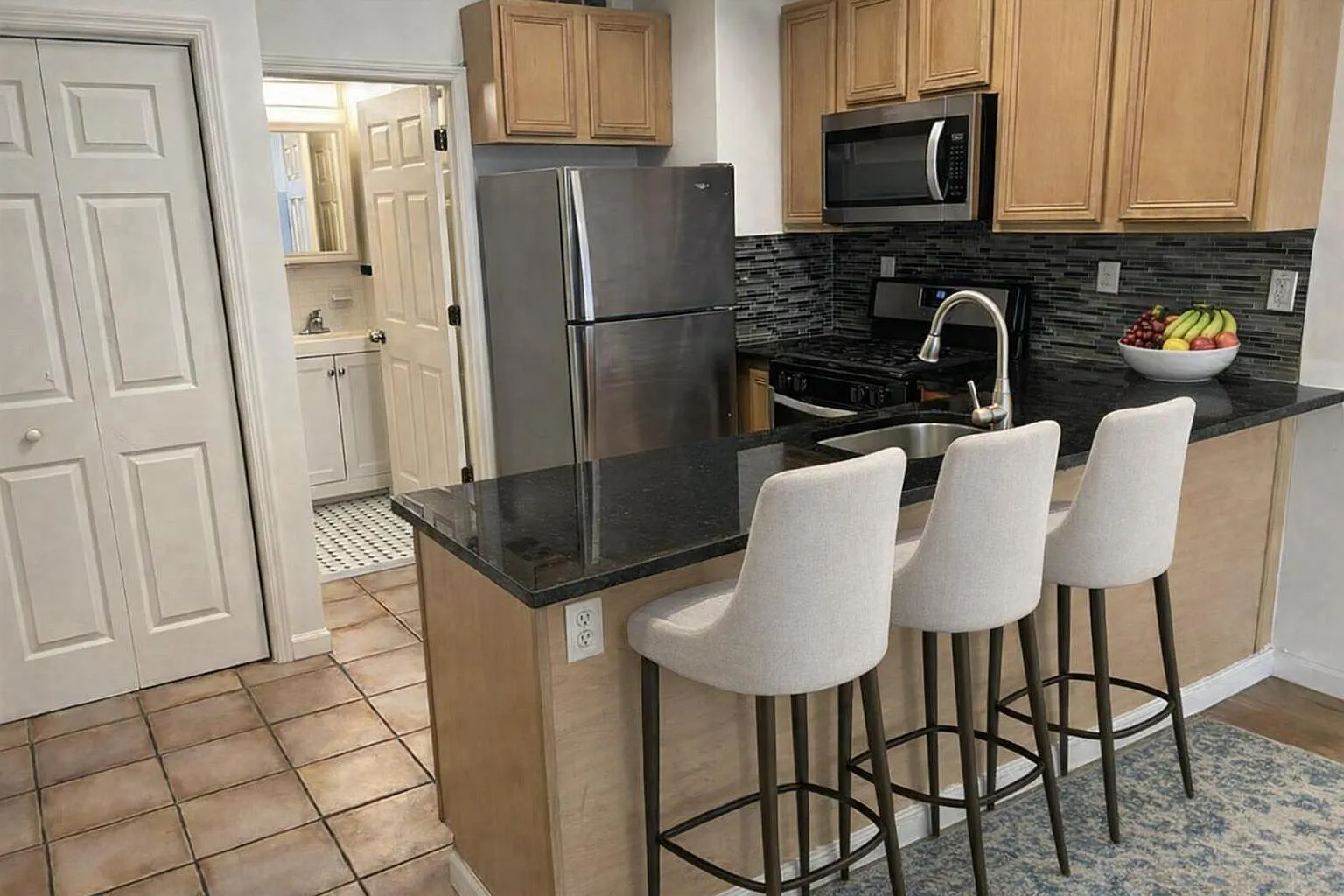 No Broker Fee-Hoboken. Large Modern 1br/1bath Apartment W/Private Balcony & Shared Yard 5 Blocks ... — Photo 2