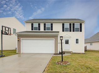 9025 Stonegate Cir, North Ridgeville, OH 44039