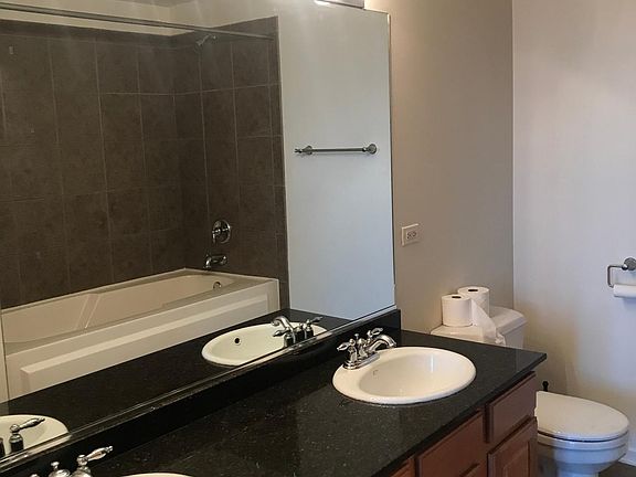 5th image of 1645 W Ogden Ave Unit 713