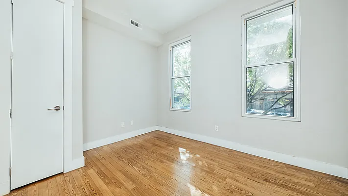 Rented by Nooklyn NYC LLC | media 14