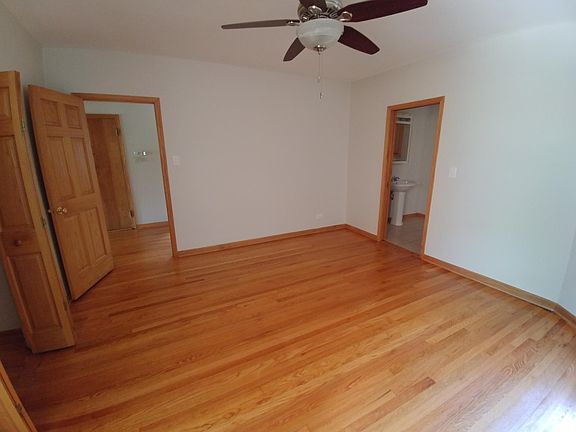 5th image of 6111 N Washtenaw Ave APT 1