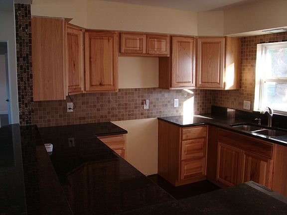 2nd image of 918 Baltimore Dr