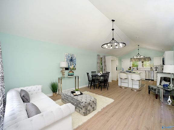 4th image of 2820 Union Dr NW