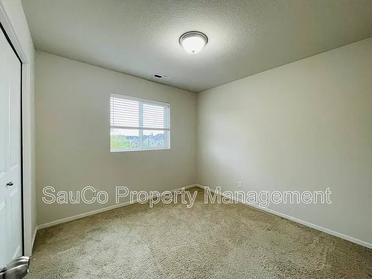 16390 NW Ernst St — Photo 14