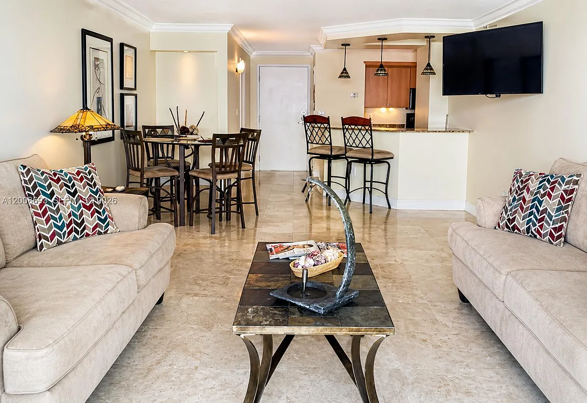 Building Photo - 6917 Collins Ave #1604