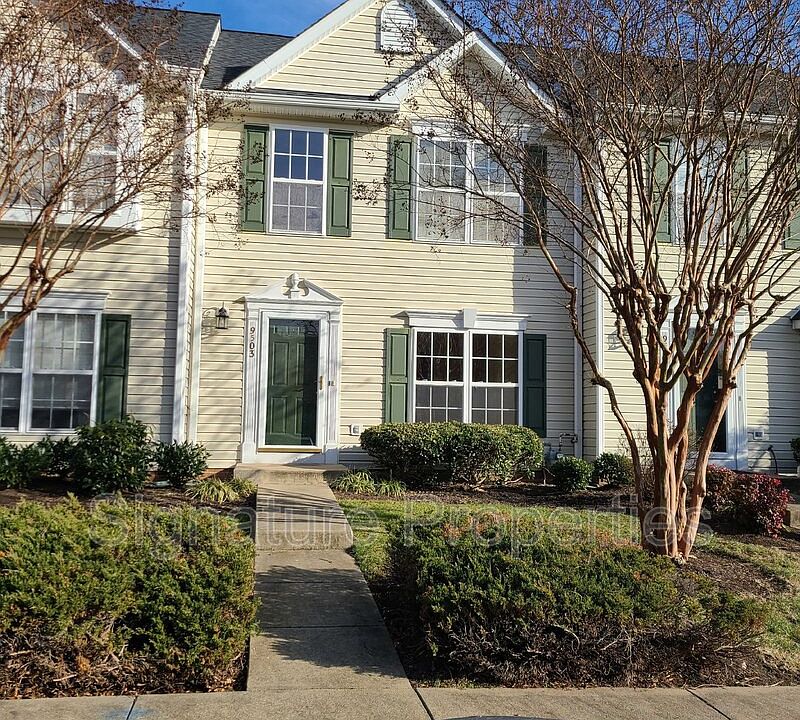 1st image of 9503 Cottesmore Ln