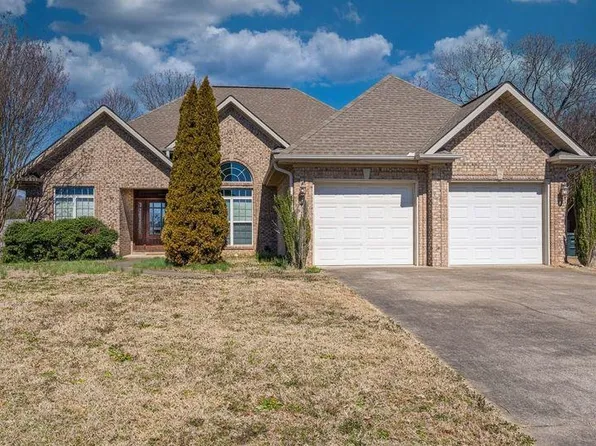 208 Double Oak Ct, Florence, AL 35633