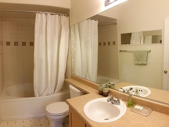 4th image of 1010 NE Horizon Loop Unit 1909