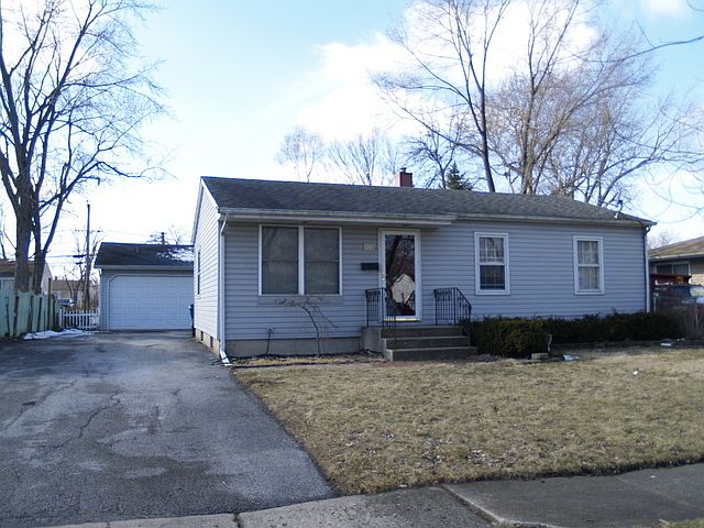 1st image of 22402 Clyde Ave