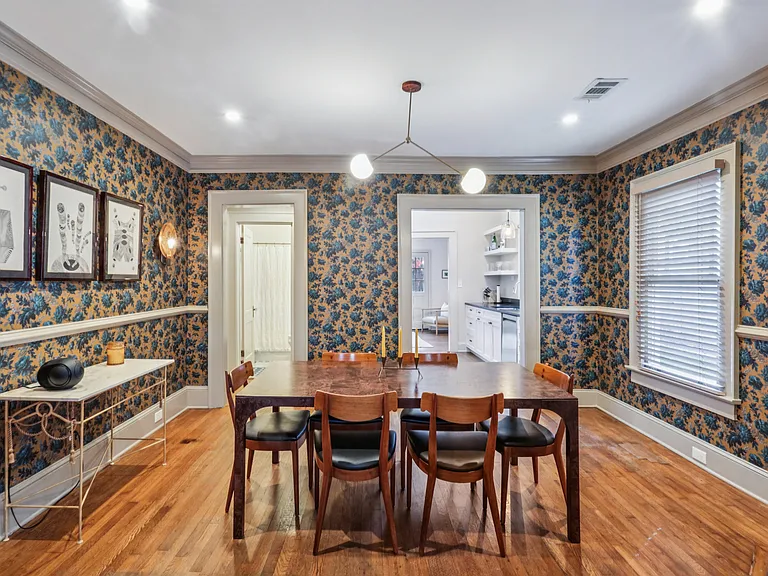 807 Lake Ave NE — Photo 15