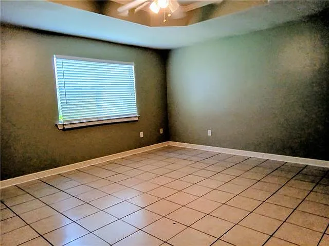 415 Oaklawn Dr — Photo 9