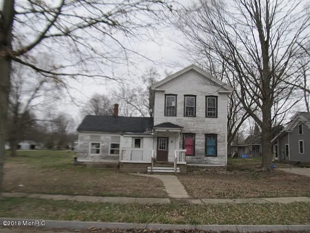 435 White Pigeon St photo 1