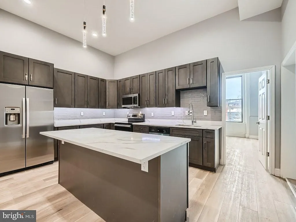 Building Photo - 1007 N Charles St #2