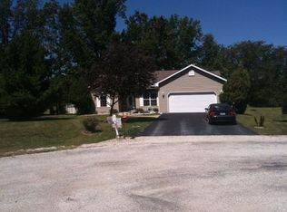 5 Carol Ct, Taylorville, IL 62568