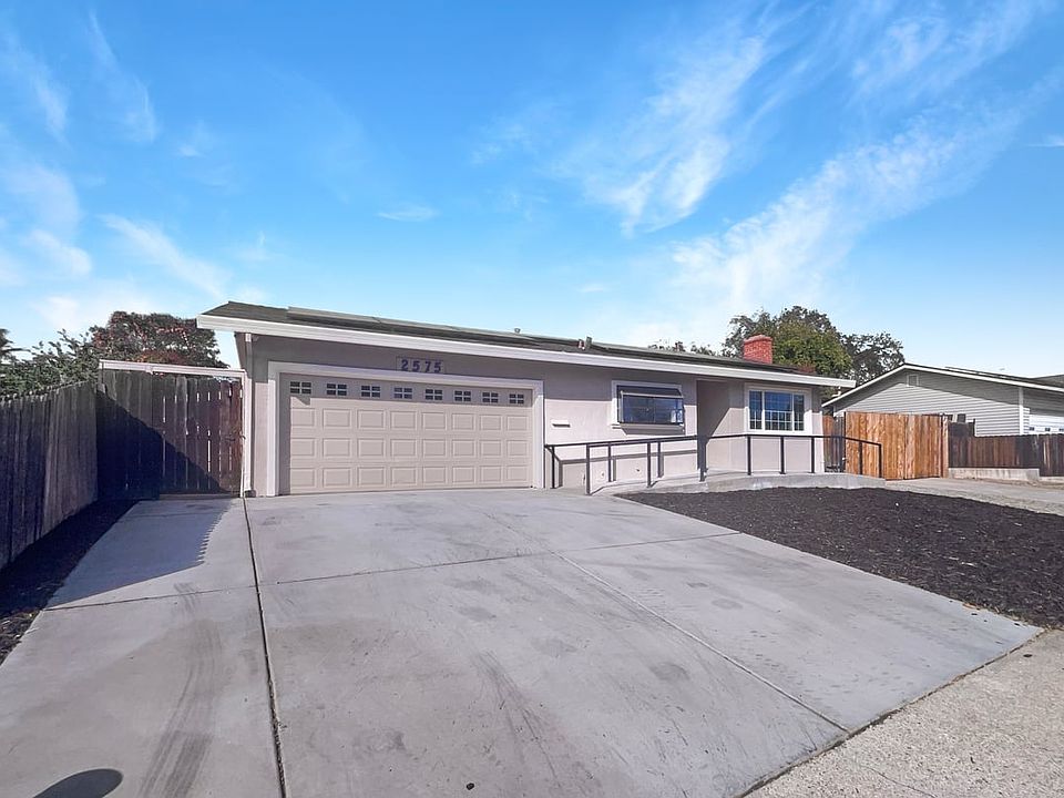 1st image of 2575 Casa Del Oro Way