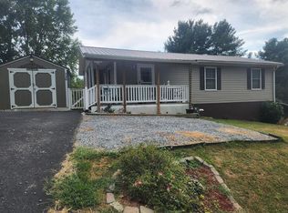 240 Overlook Dr, Chilhowie, VA 24319