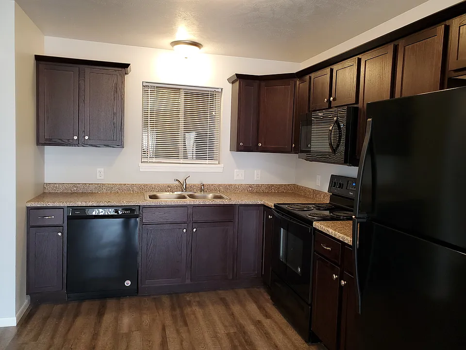 412 N Sioux Blvd #12