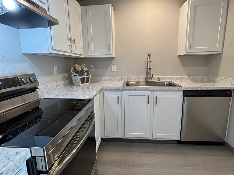 Chambers Crest Apartments — Photo 70