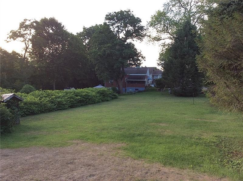 1st image of 907 Louann St #L