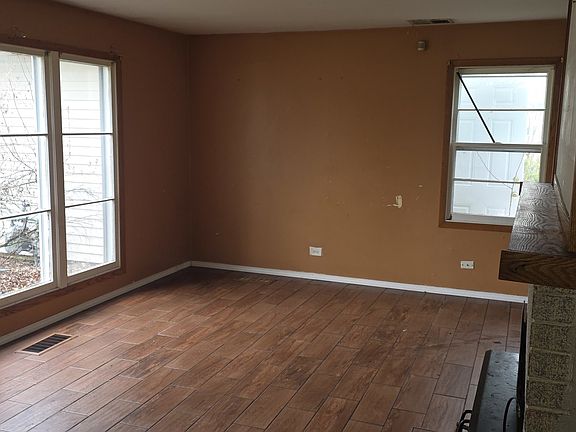 4th image of 222 Miami St