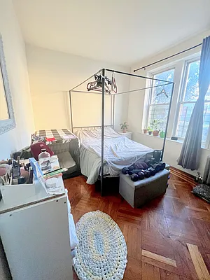 Rented by Zjama Realty Corp | media 1