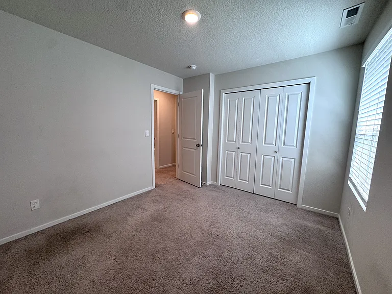 896 N 18th Ave — Photo 20